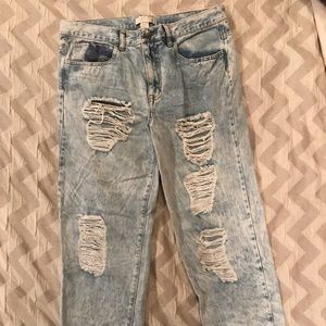 Forever 21 ripped boyfriend jeans
